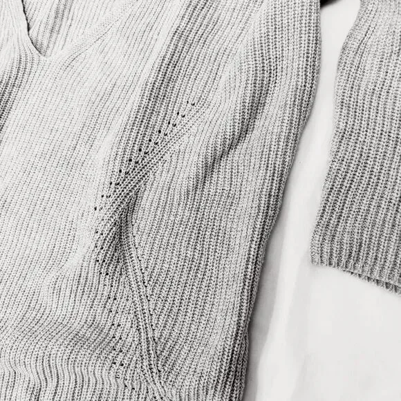 Express V-Neck Lightweight Knit Sweater | Gray | M - Picture 5 of 13